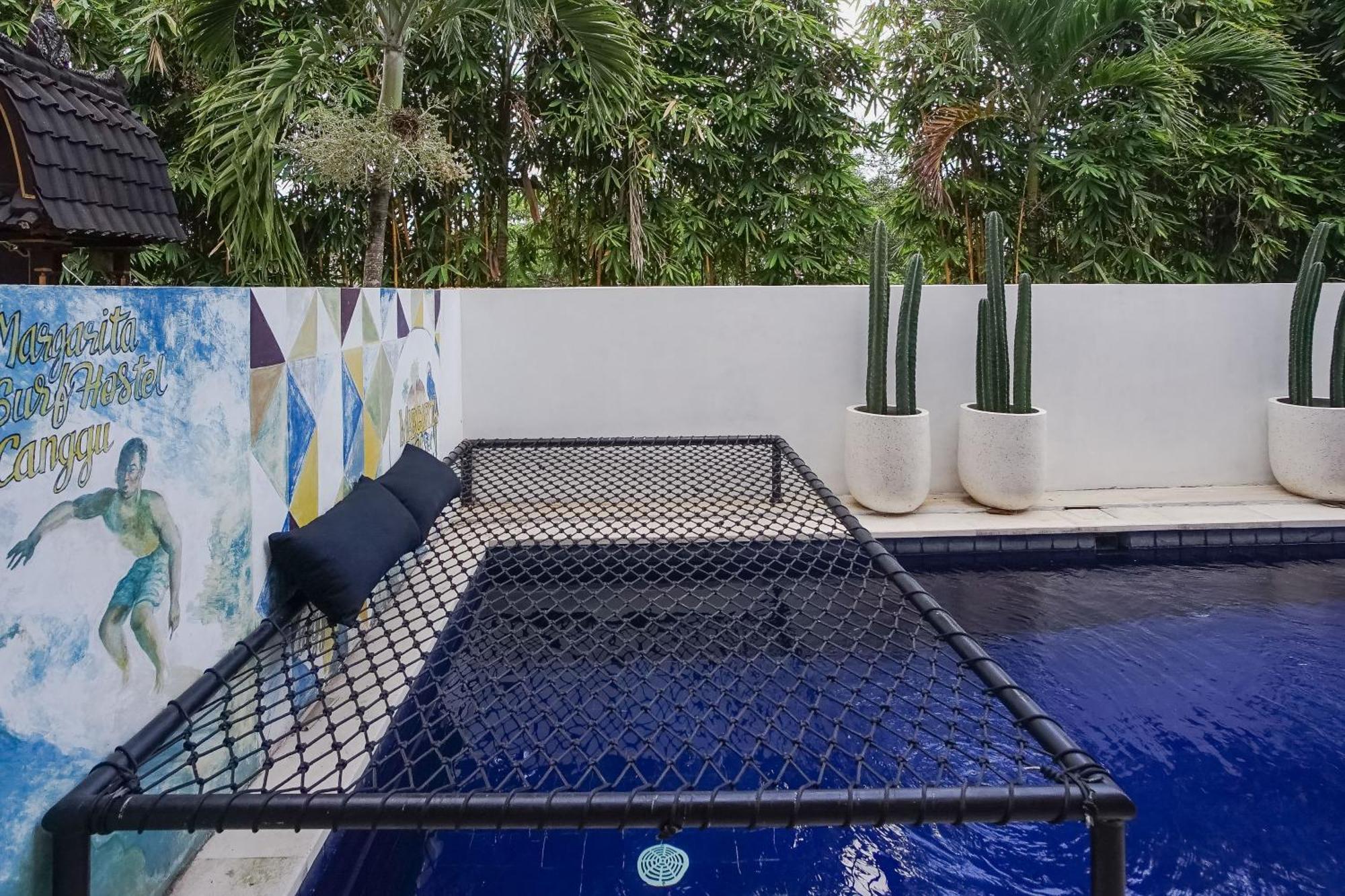 Margarita Surf Hostel Canggu Exteriör bild